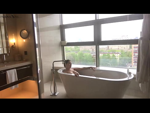 ❤️ Ogromna laska namiętnie waląca sobie cipkę w łazience ❤️ Porno fb at us ☑
